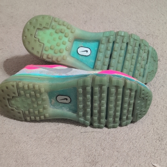 Nike Air Max Vibrant Pink and Green 2014 - Picture 3 of 5